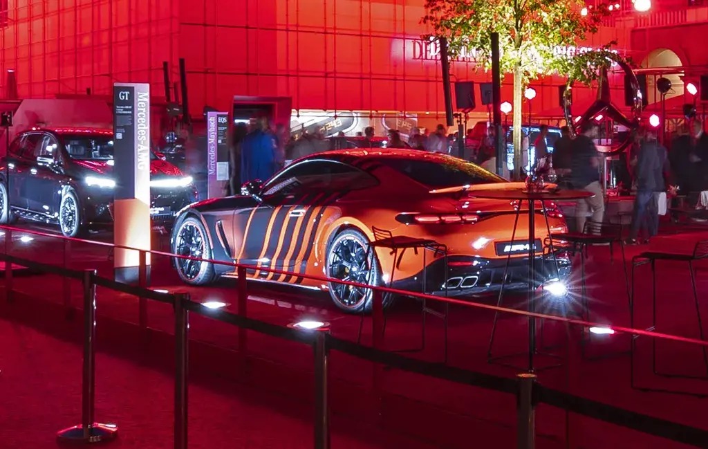 梅赛德斯-奔驰AMG GT Coupe插电式混合动力车，功率超过800马力