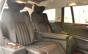 奔馳GL350改裝接待商務內飾，加裝航空座椅/游艇木地板