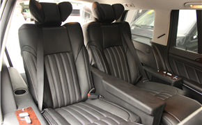 奔馳GL350改裝真皮座椅，車內改裝埃爾法航空座椅