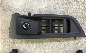 奥迪新款Q5L加装原厂电动折叠后视镜 锁车自动折叠