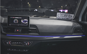 奧迪新款Q5L改裝氛圍燈+bo音響+二代胎壓