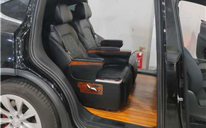 外观十足炫酷的特斯拉ModelX改装航空座椅案例