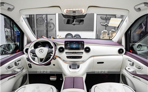 奔馳V260L全車升級GLS包圍，GLS款鍛造輪轂，紫白雙拼內飾，勞倫斯中排航空座椅，夢想家后排沙發床，印花地板，打孔皮質星空頂