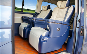大眾T6邁特威全車內飾翻新改裝，升級埃爾法航空座椅沙發床豪華感翻倍
