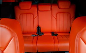传祺GM8商务车改装，内饰包覆，镜面地板，内饰豪华舒适！